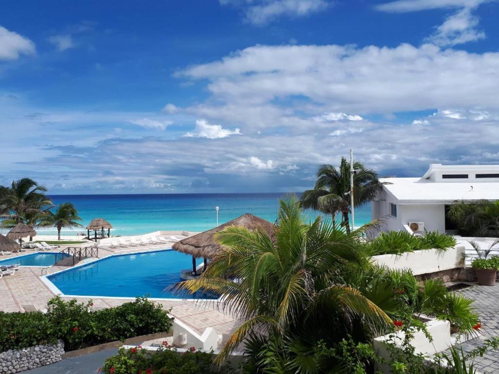 Departamentos Al Lado Del Mar En Zona Hotelera Cancun Exterior photo