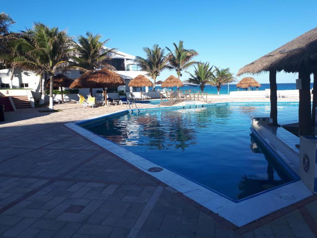 Departamentos Al Lado Del Mar En Zona Hotelera Cancun Exterior photo